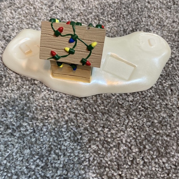 Hallmark Keepsake Woodstock on Doghouse Display Pc 1st in Collection 2000 Snoopy - Picture 5 of 9